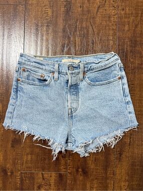 Levi's Light Blue Wedgie Frayed-Hem Denim Shorts